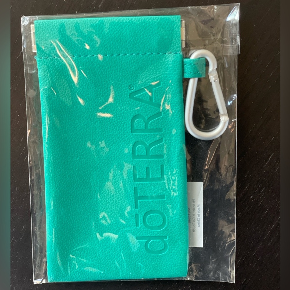 Travel Case / Eye Glass Case — DoTERRA - Picture 4 of 10